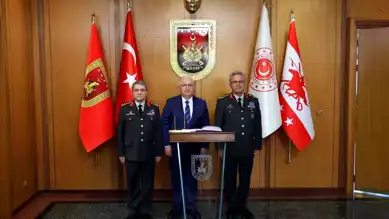 Güler, Kara Kuvvetleri Komutanlığı Devir Tesliminde