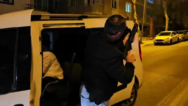 Gece Şehrinde Polis Kovalamacası: Silahlı Saldırı