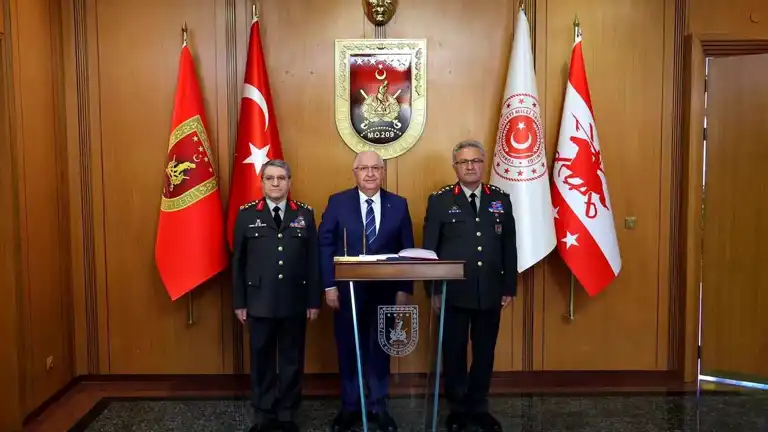 Güler, Kara Kuvvetleri Komutanlığı Devir Tesliminde